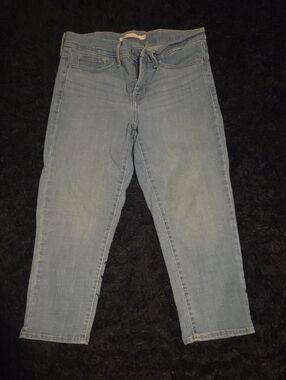 Levi's Light Blue Women's Cropped Stretch Jeans